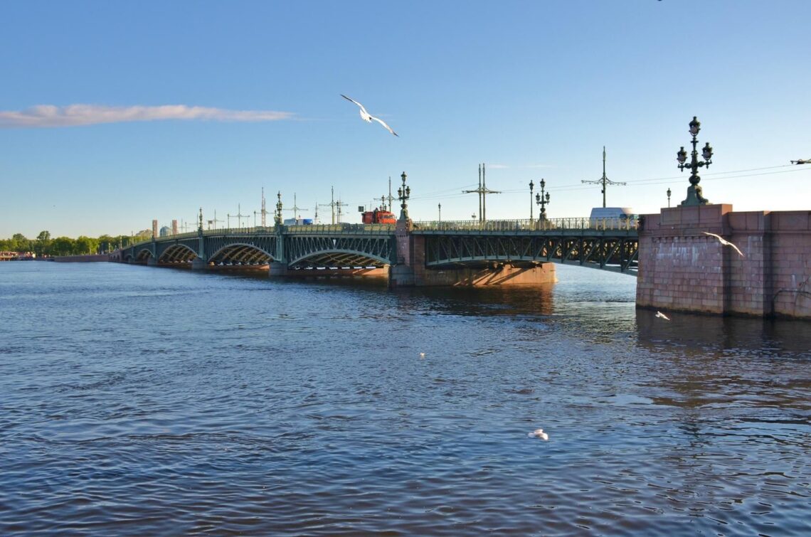 Троицкий мост