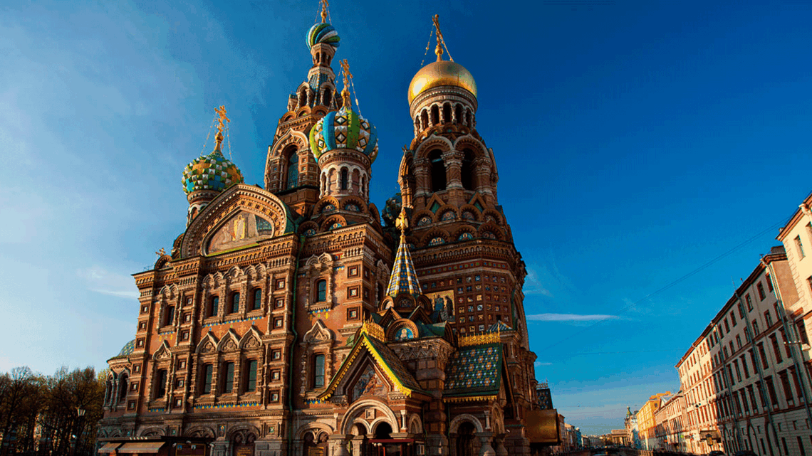 Спас на Крови. Храм на мостовой